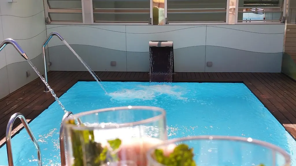 Ako Suite Hotel Barcelona 4*,